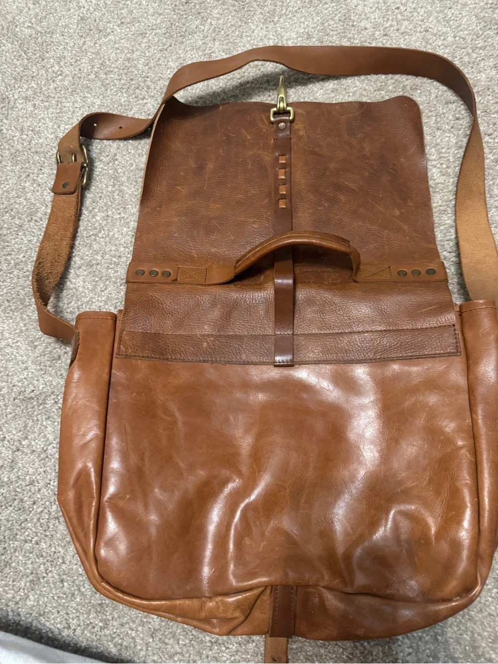 Leather Messenger Bag in Brown